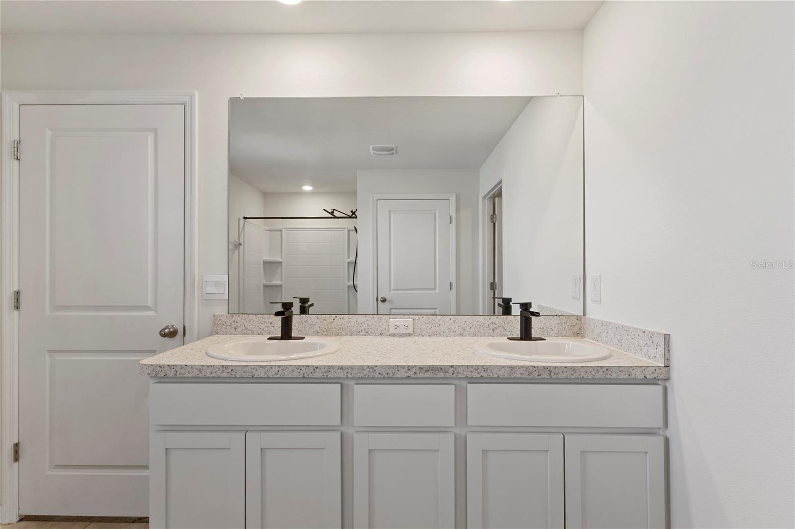 13695 WINEBERRY DR