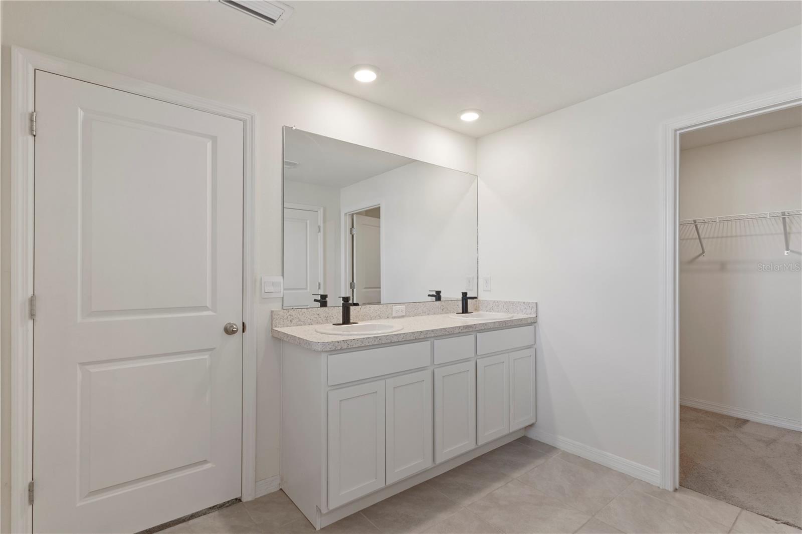 13695 WINEBERRY DR