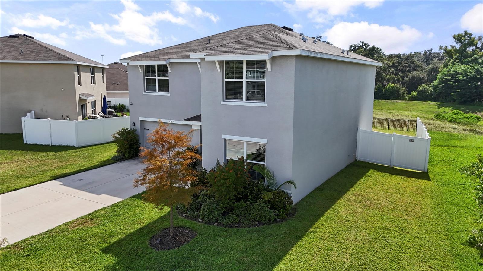 13695 WINEBERRY DR