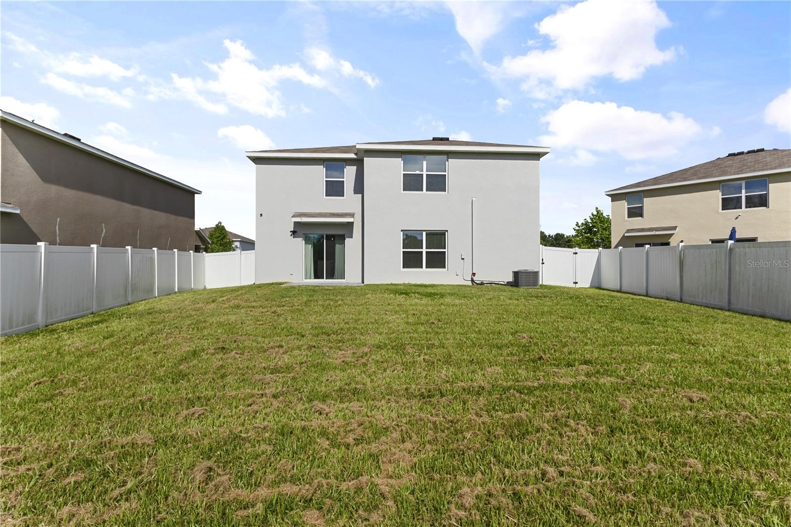 13695 WINEBERRY DR