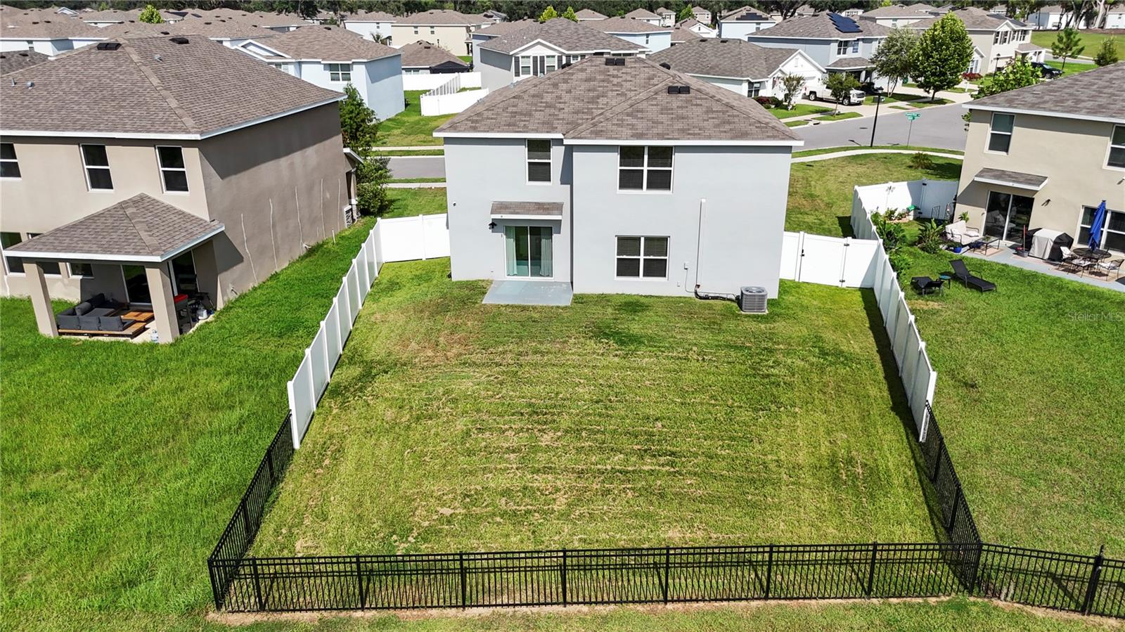 13695 WINEBERRY DR