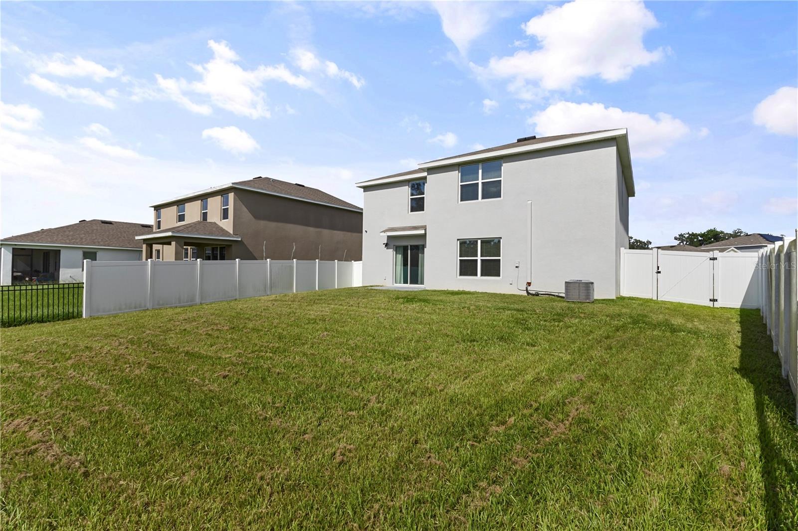 13695 WINEBERRY DR