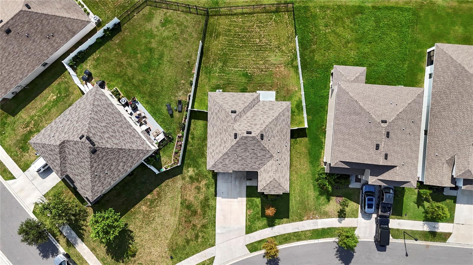 13695 WINEBERRY DR
