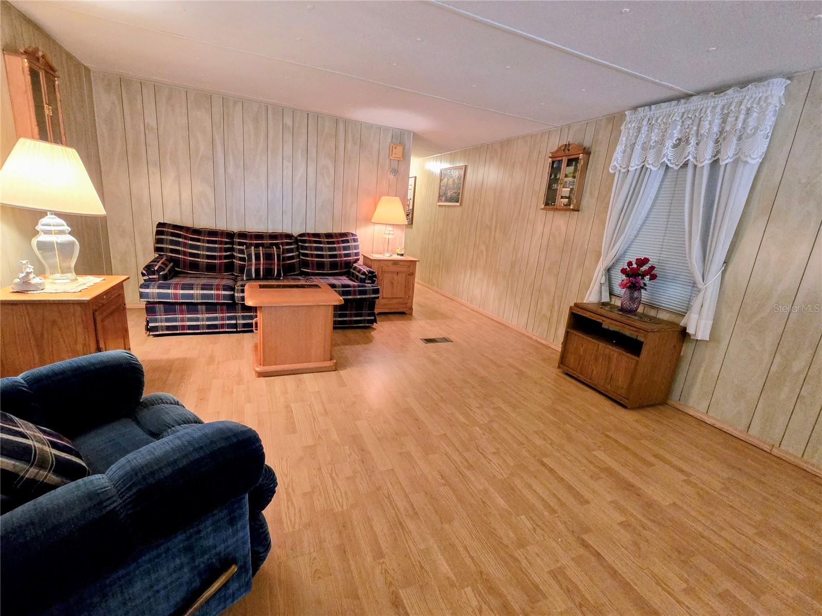 6336 WEALTHY LN