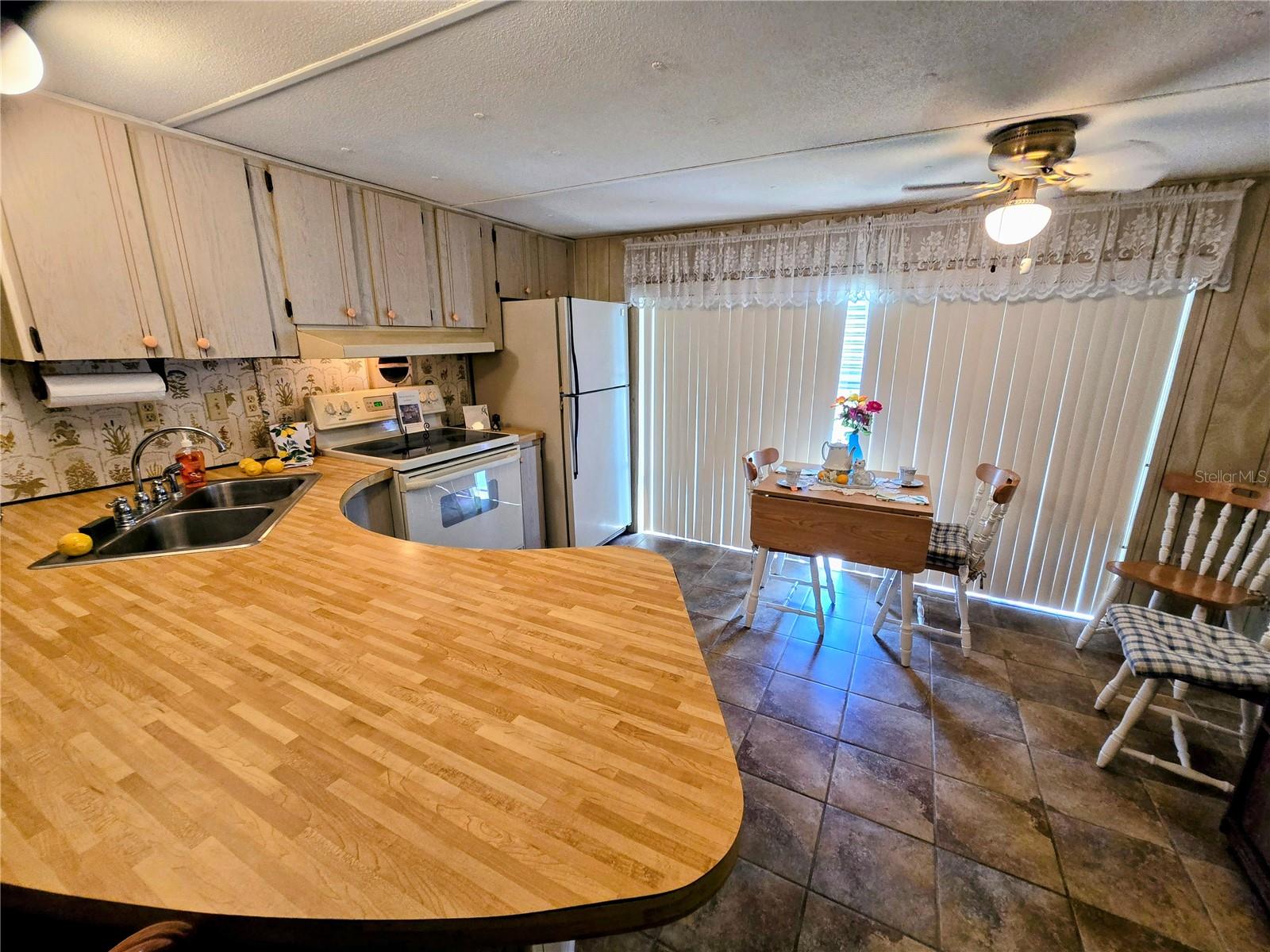 6336 WEALTHY LN