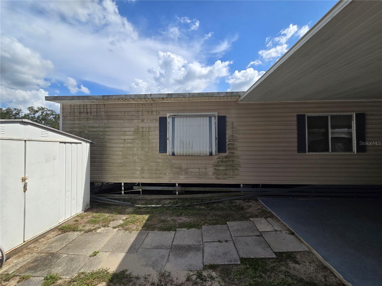6336 WEALTHY LN