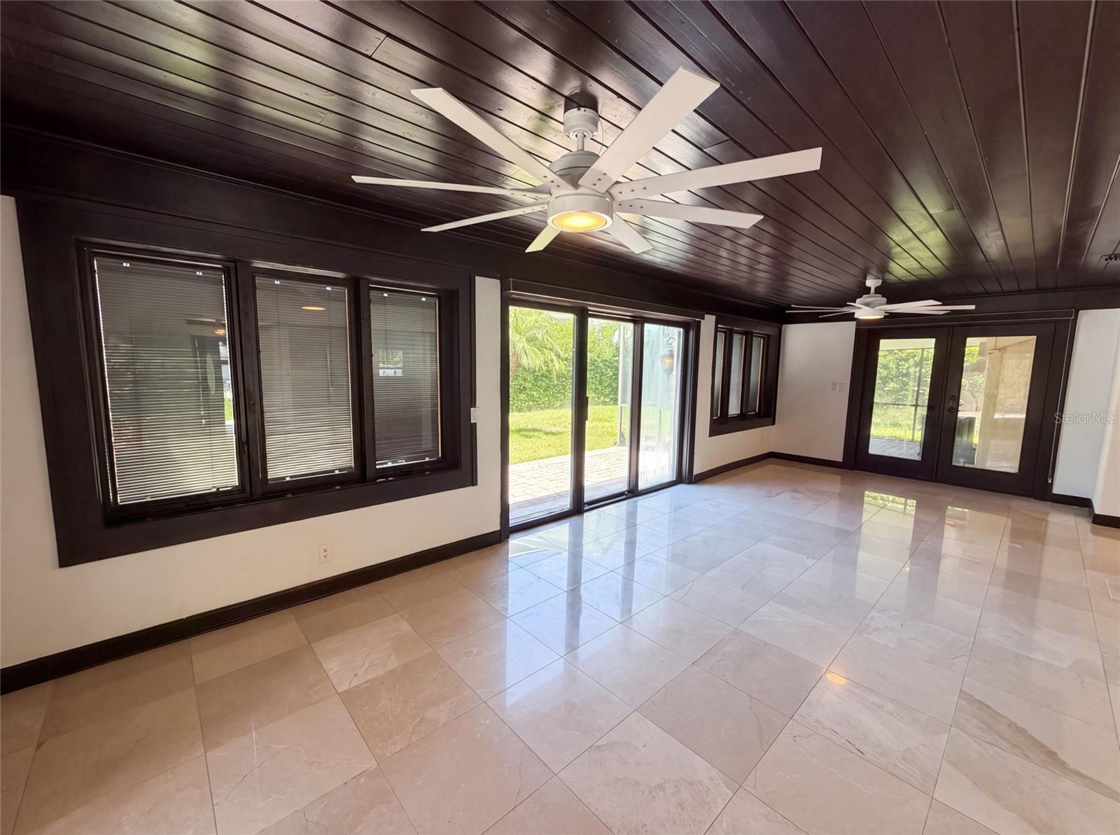 1515 S WEST SHORE BLVD