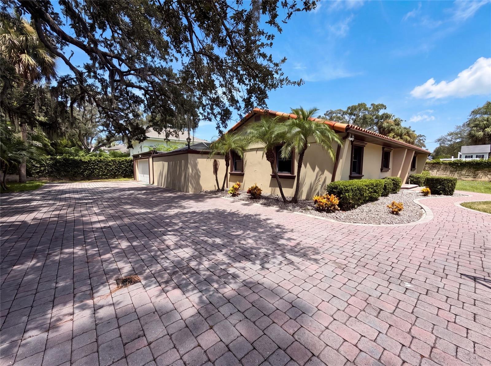 1515 S WEST SHORE BLVD