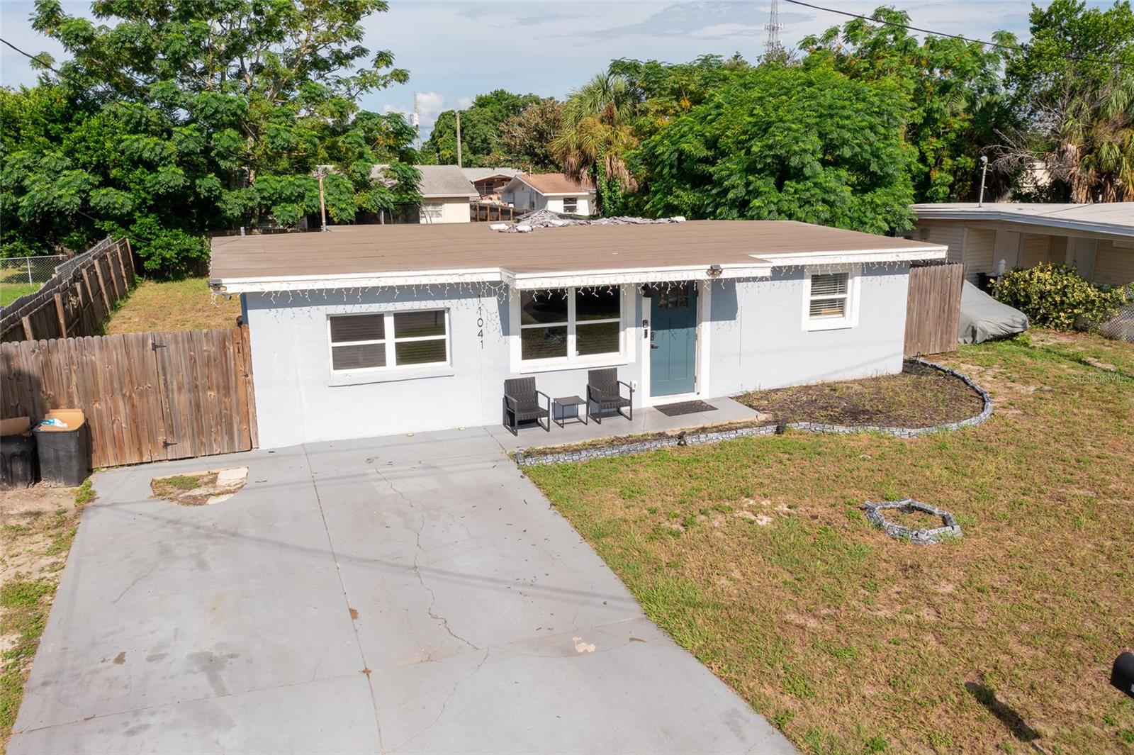 11041 TAFT DR