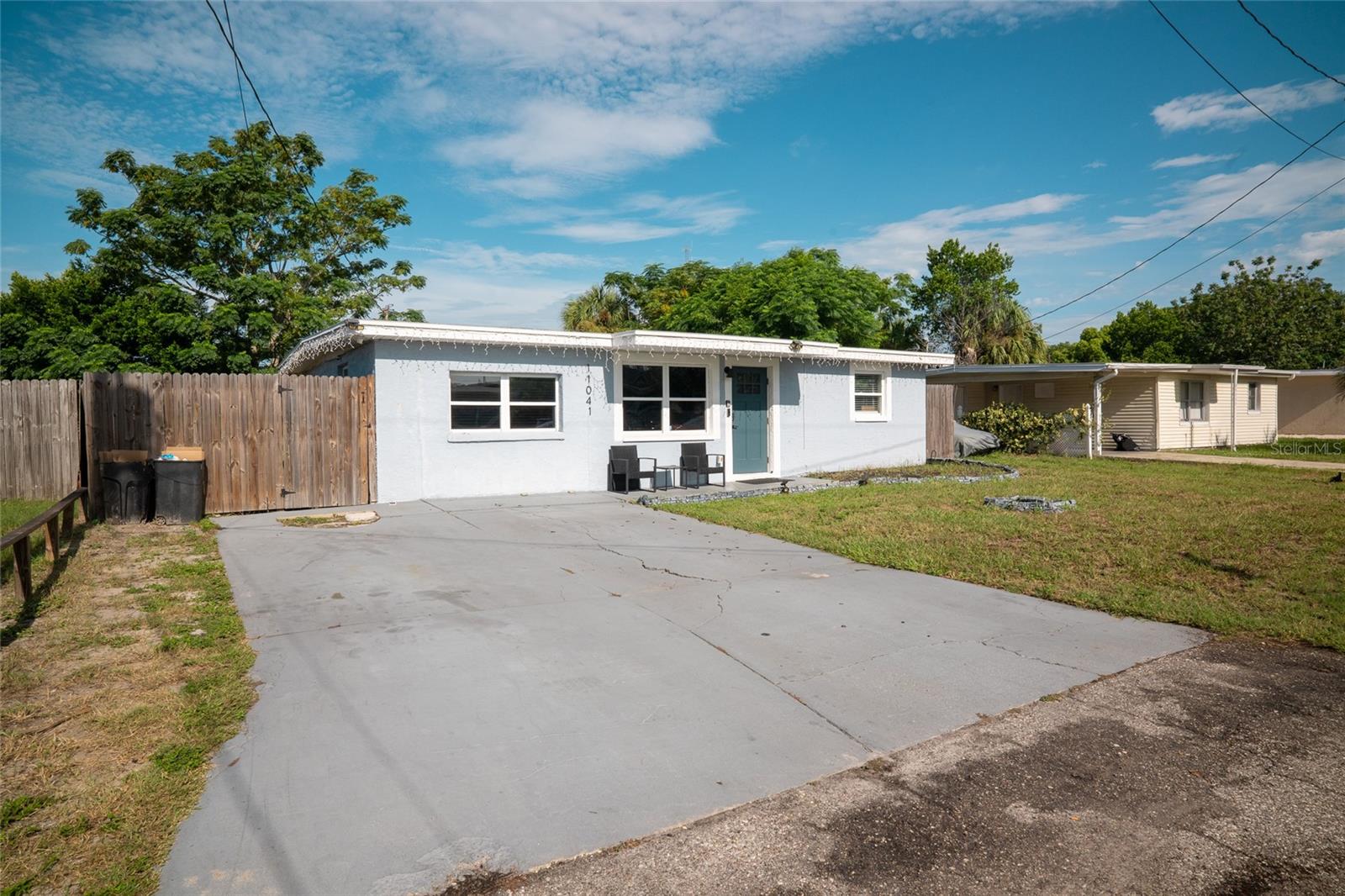 11041 TAFT DR