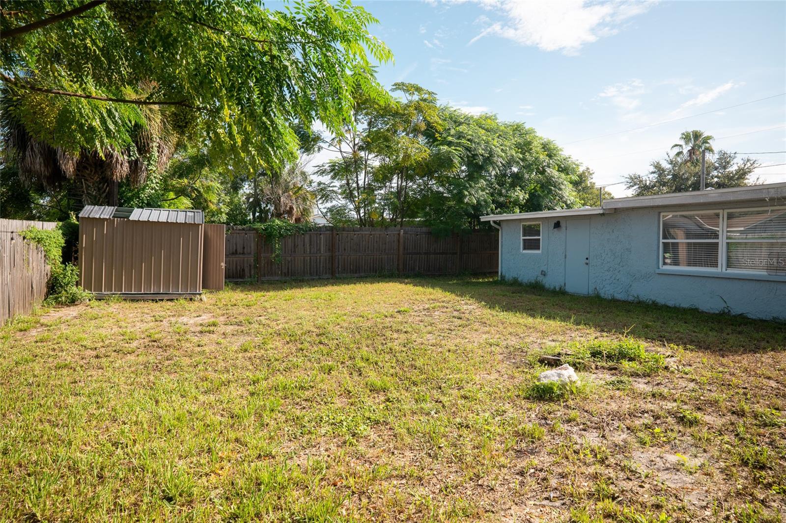 11041 TAFT DR