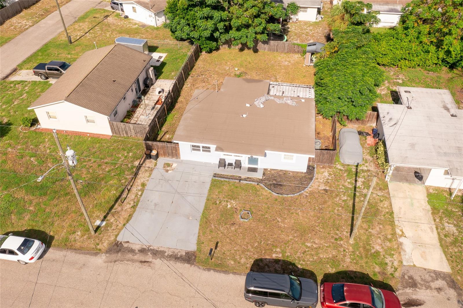 11041 TAFT DR