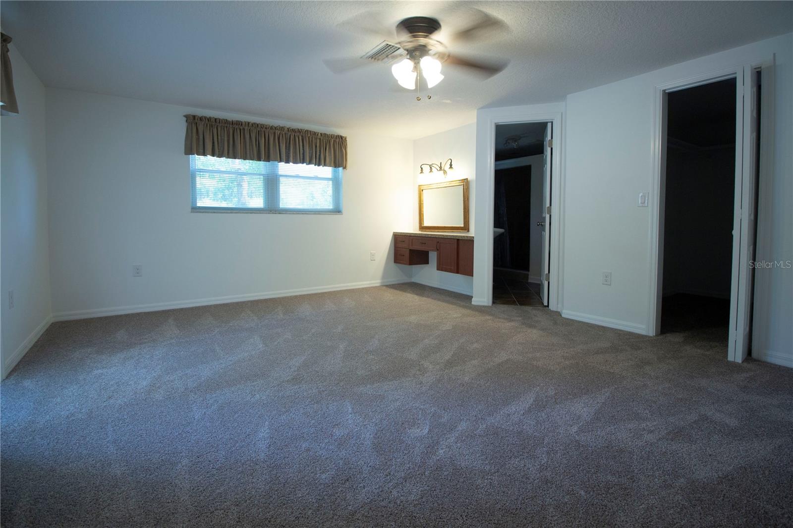 8609 HORIZON LN