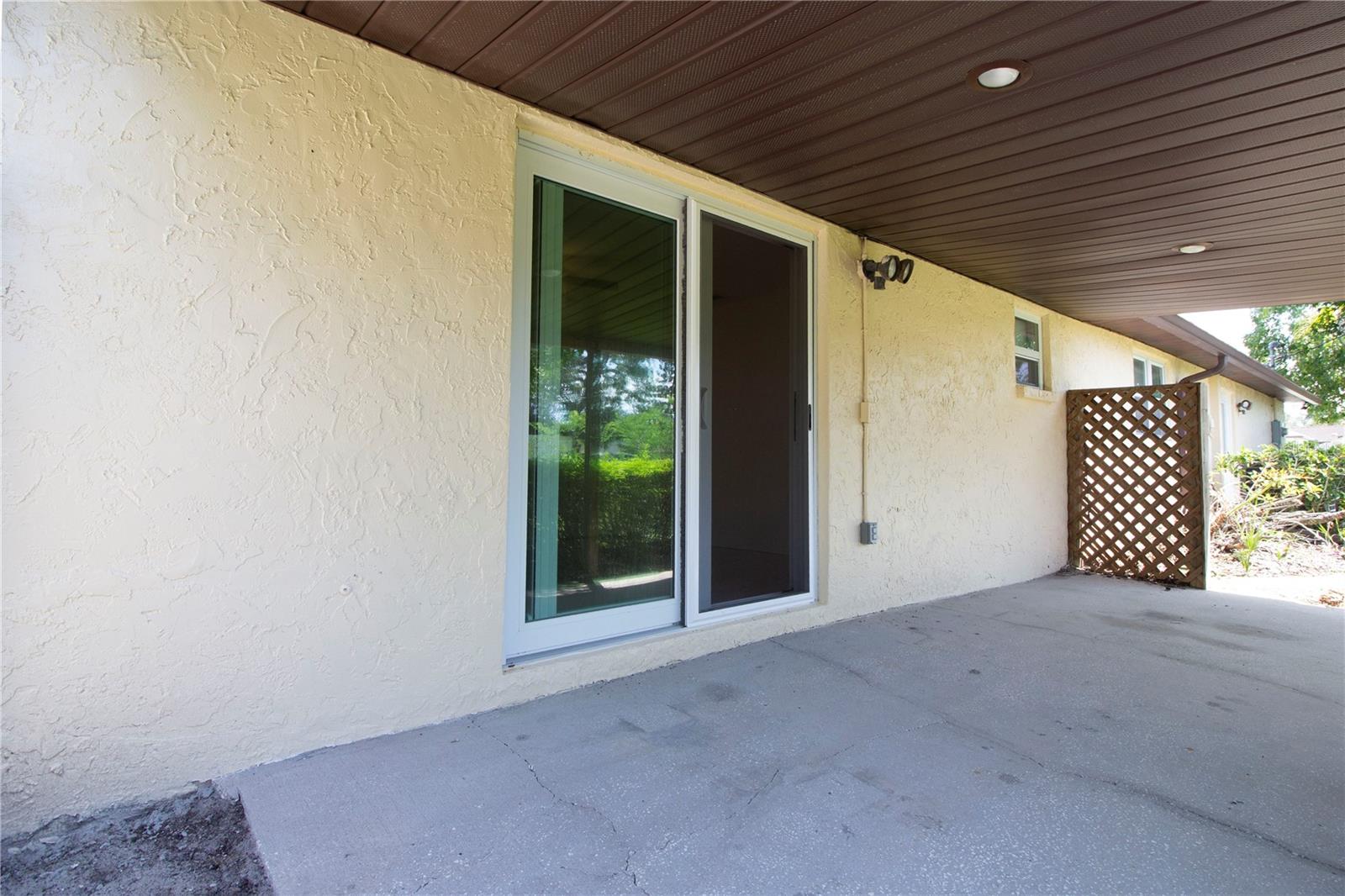 8609 HORIZON LN