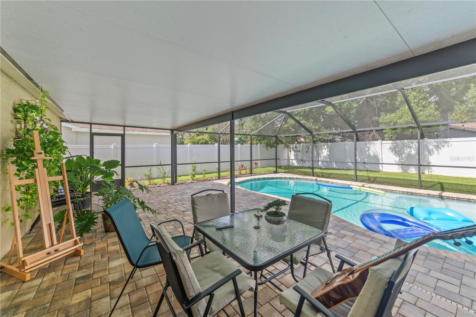 1003 RED OAK CIR