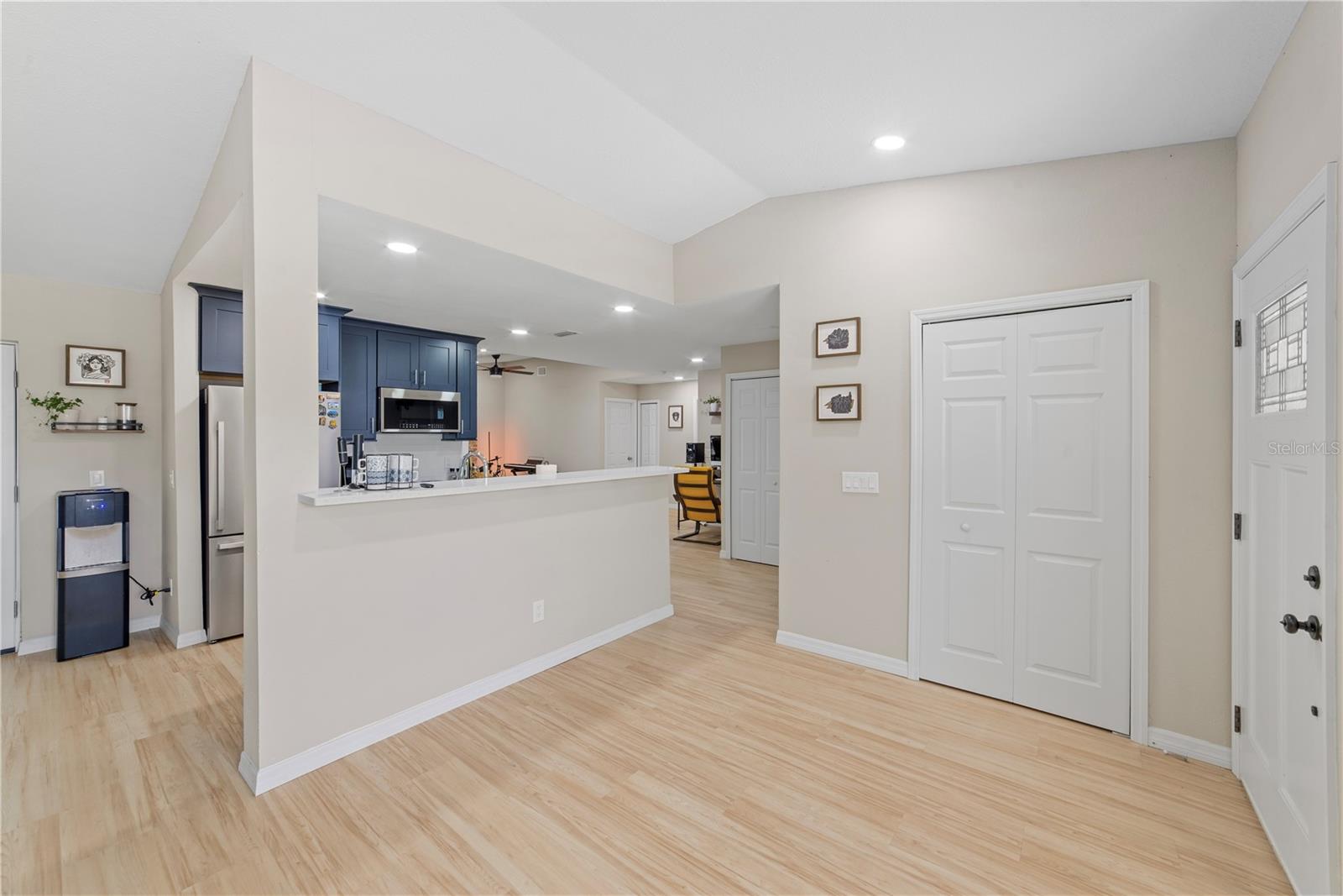 1003 RED OAK CIR