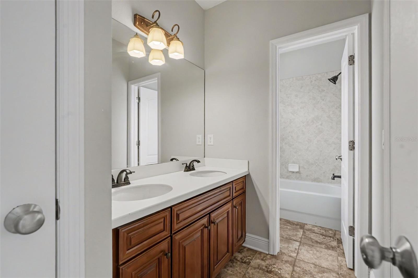 2605 RED FERN DR