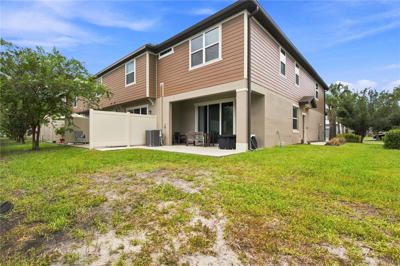 9237 HILLCROFT DR