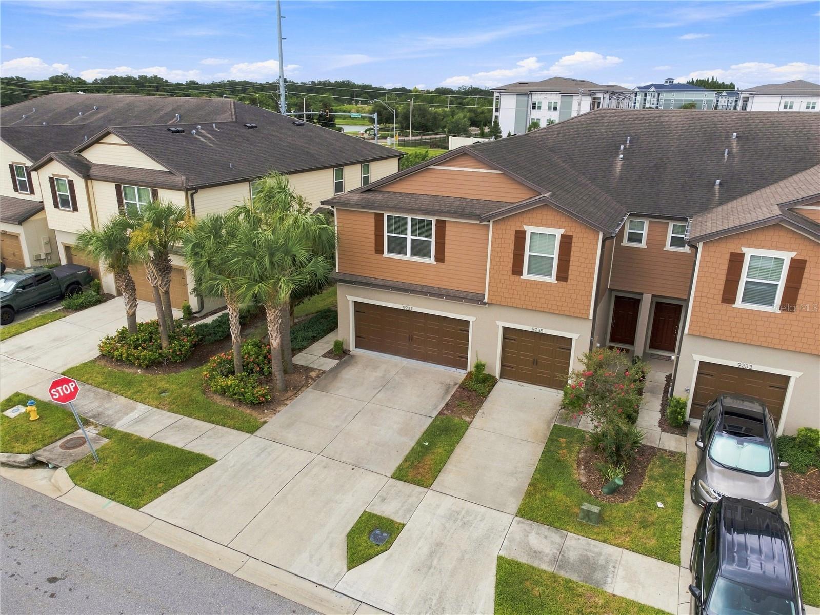 9237 HILLCROFT DR
