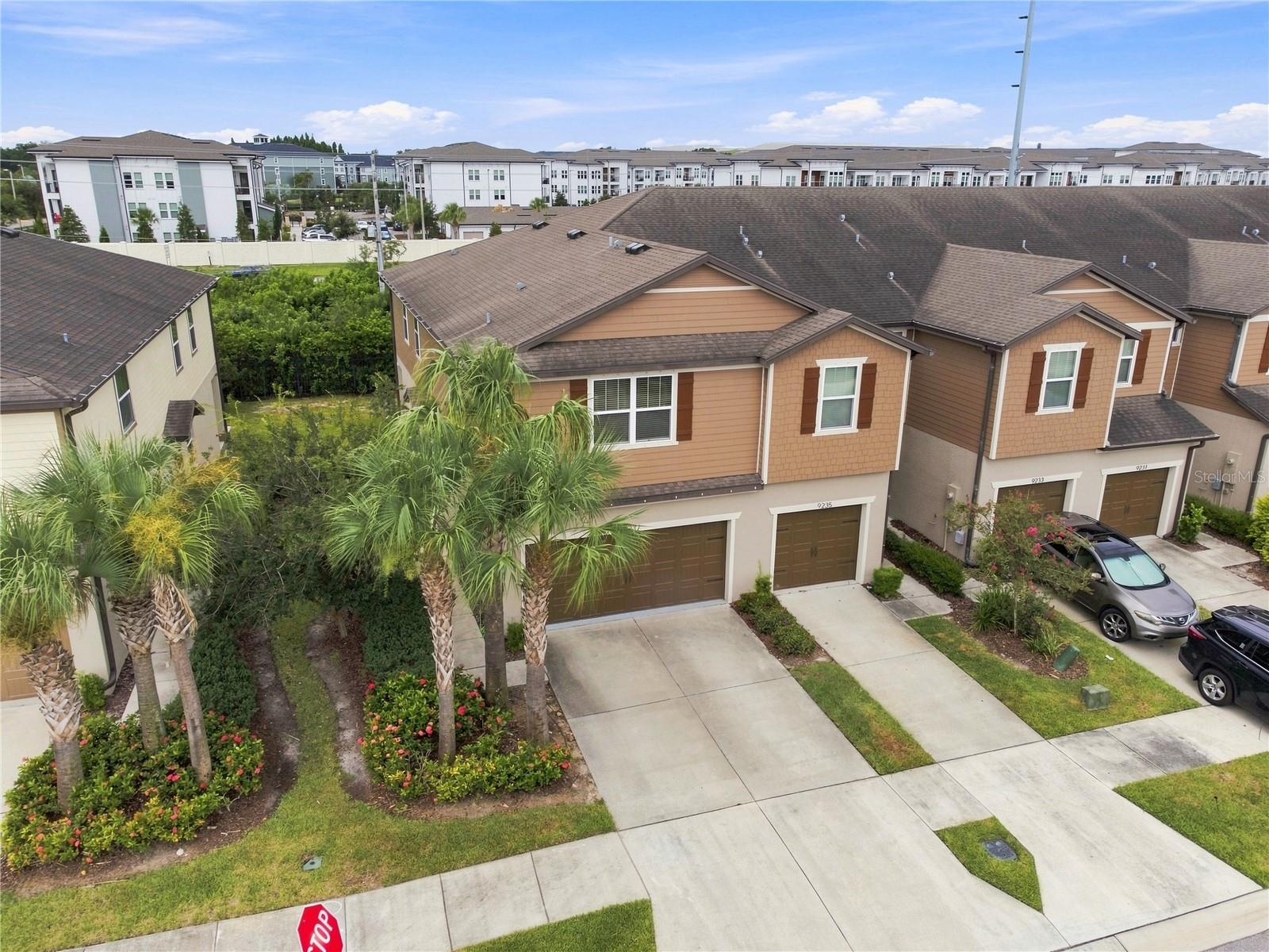 9237 HILLCROFT DR