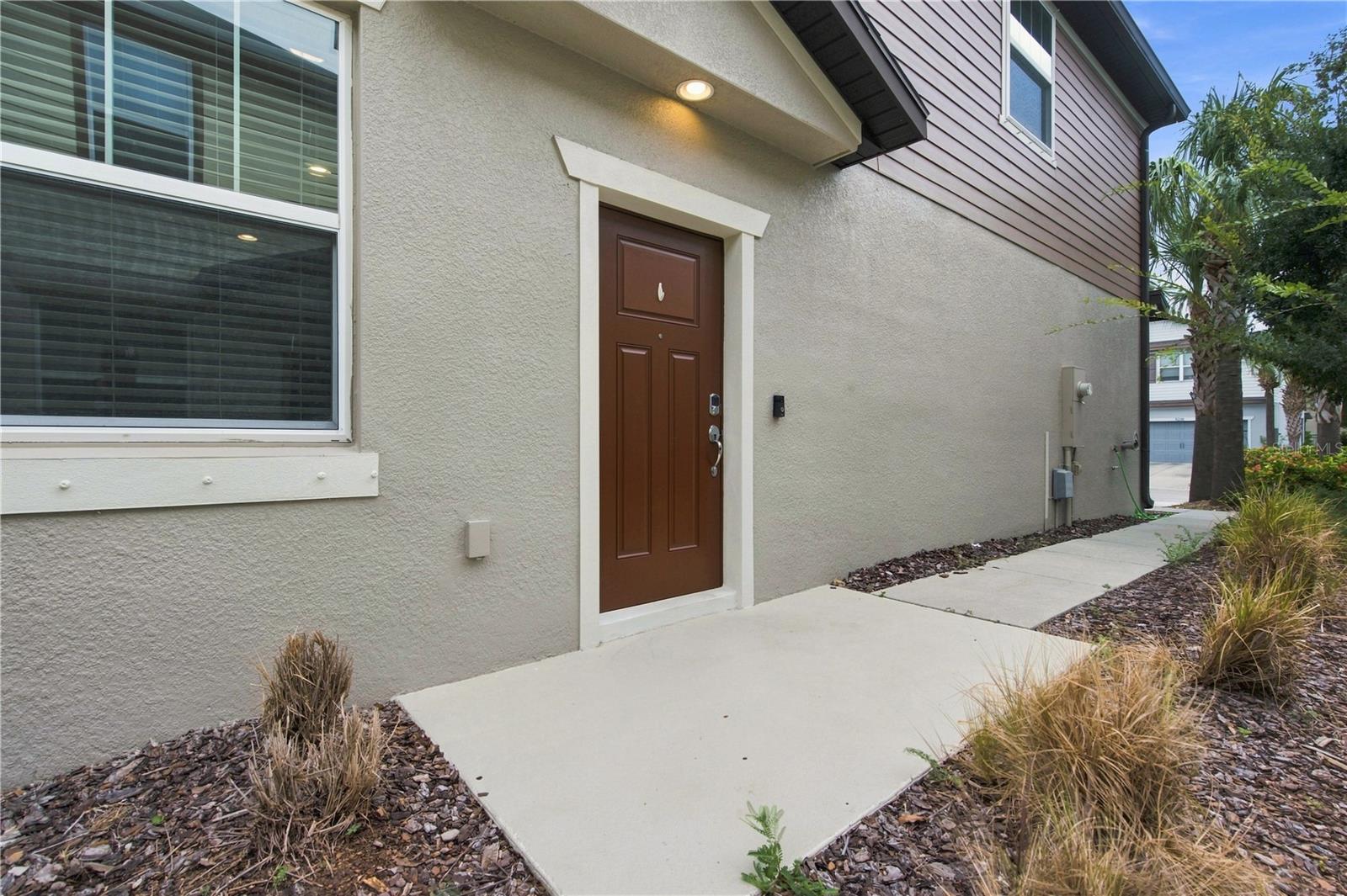 9237 HILLCROFT DR