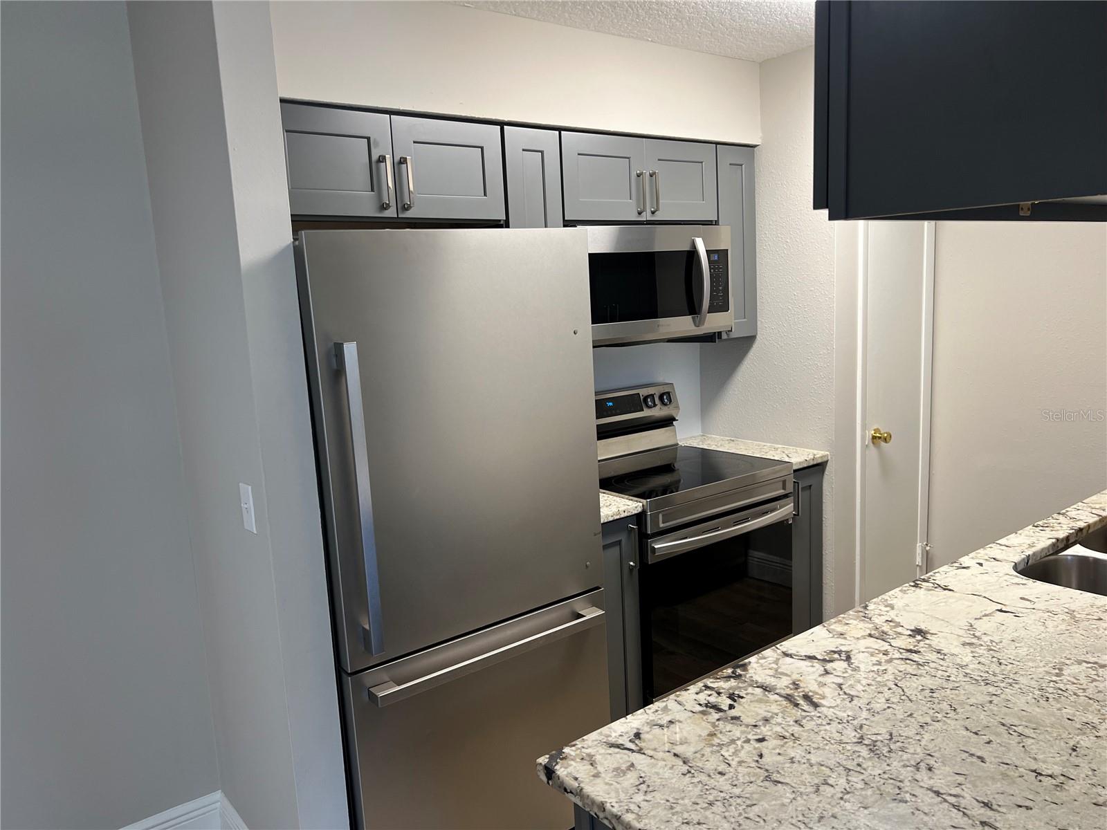 208 RED CEDAR PL #208