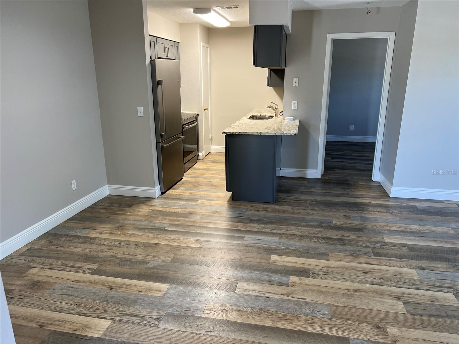 208 RED CEDAR PL #208