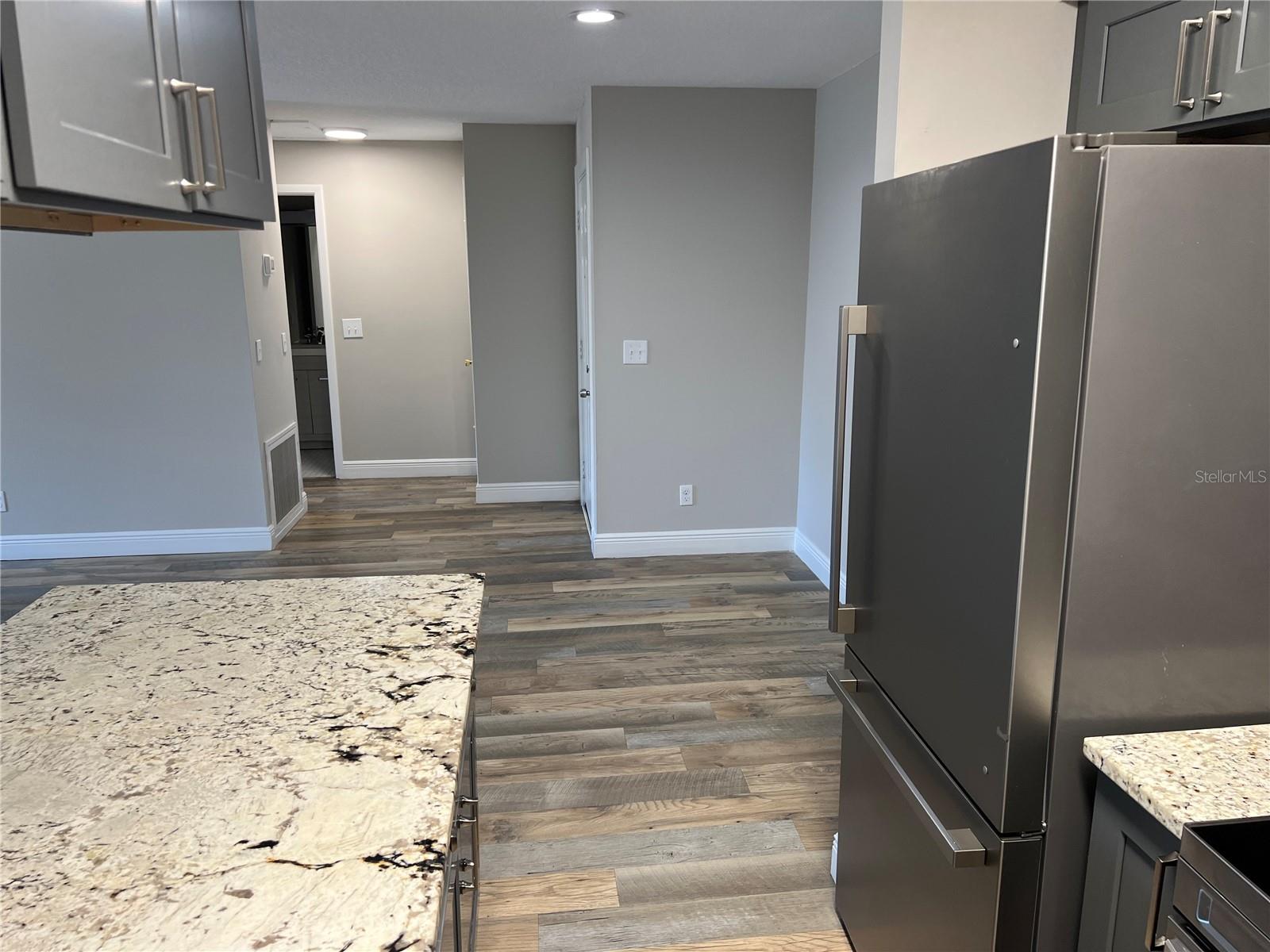 208 RED CEDAR PL #208