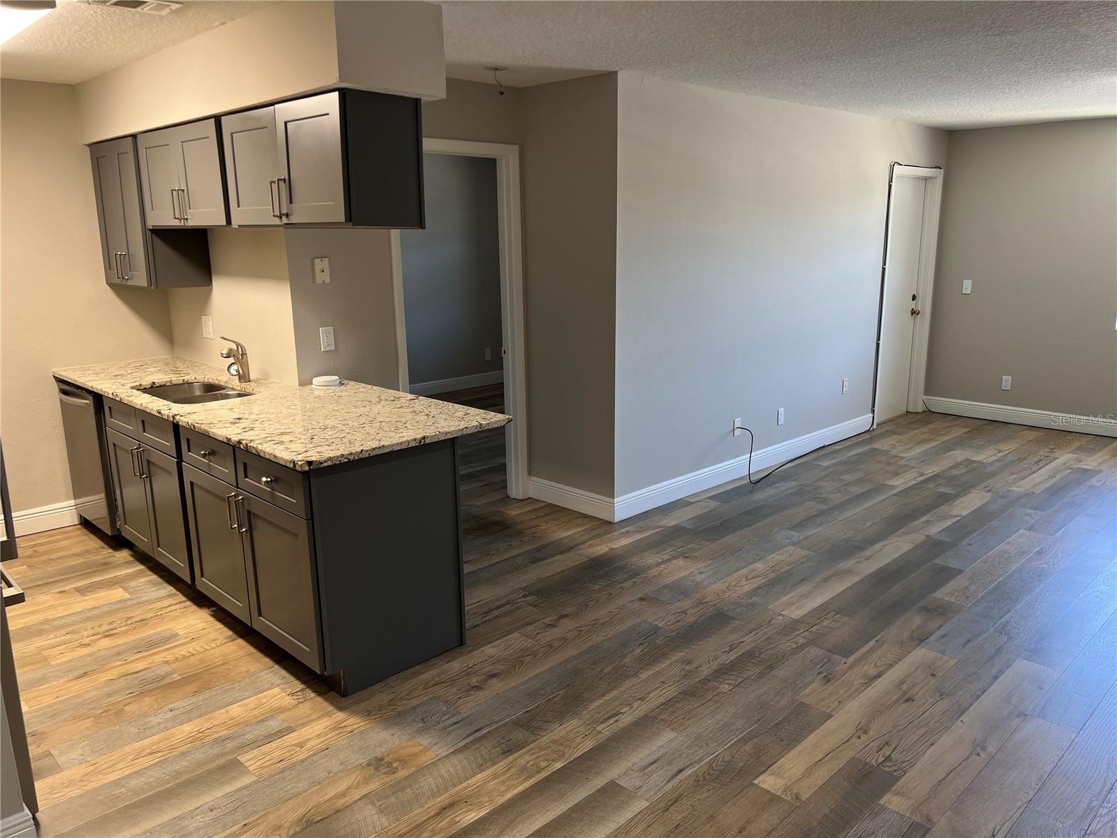 208 RED CEDAR PL #208