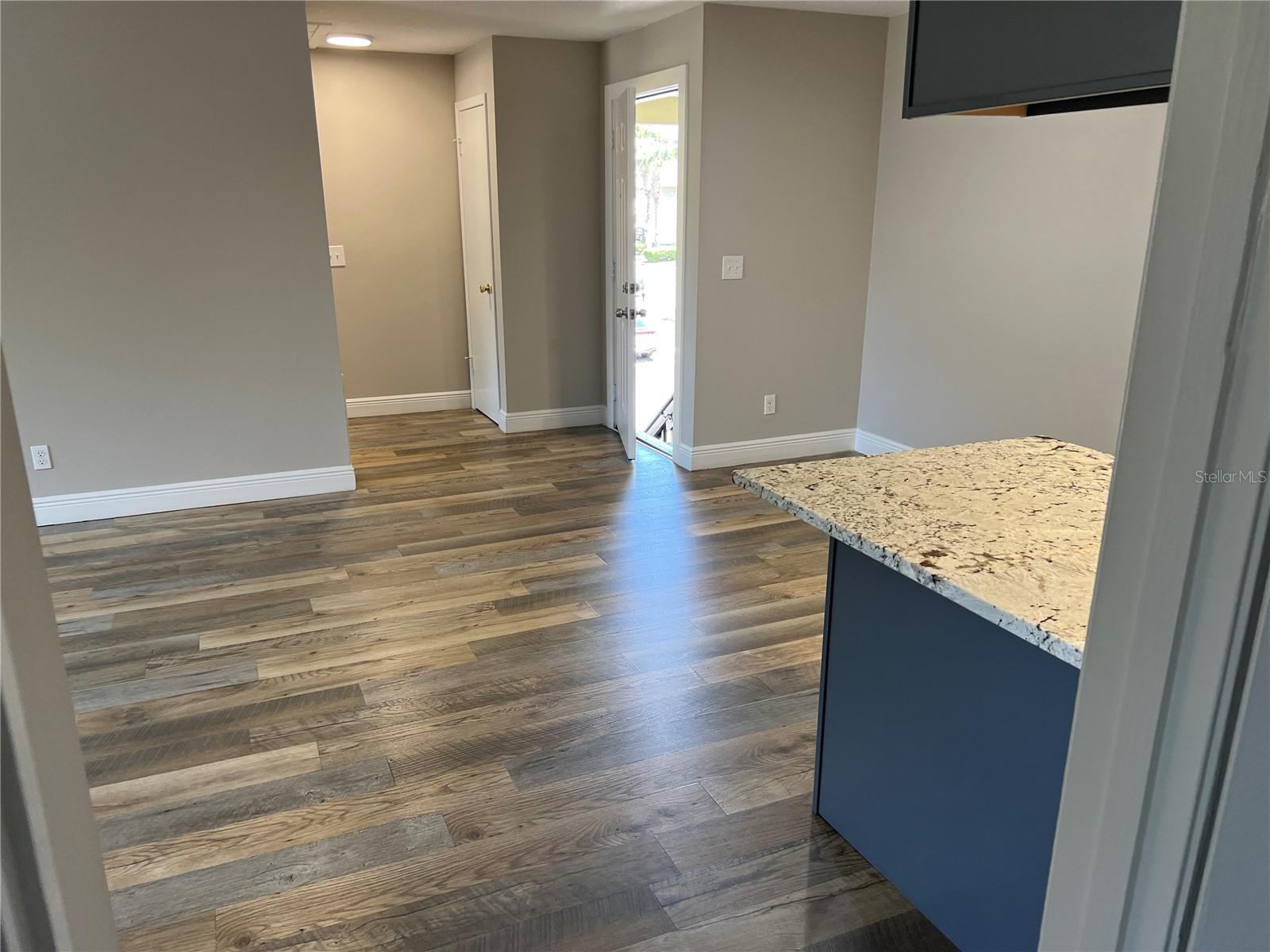208 RED CEDAR PL #208