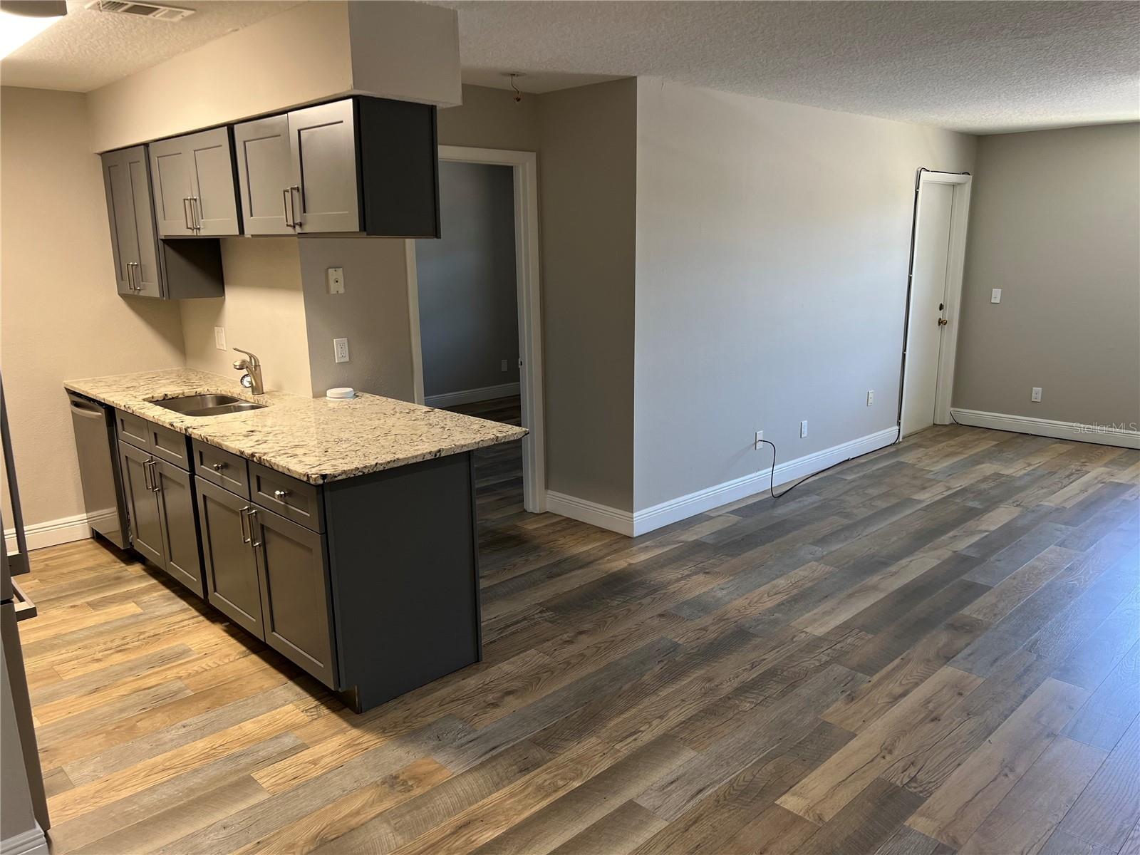 208 RED CEDAR PL #208
