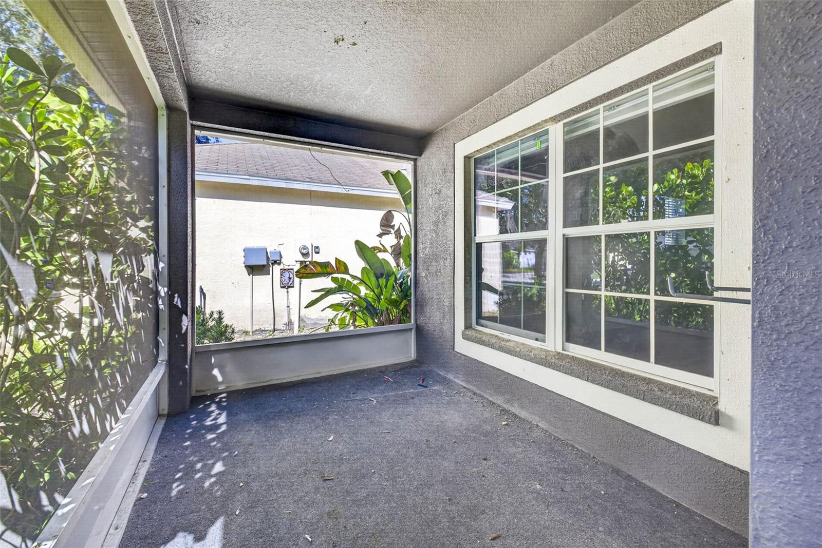 10521 LAKESIDE VISTA DR