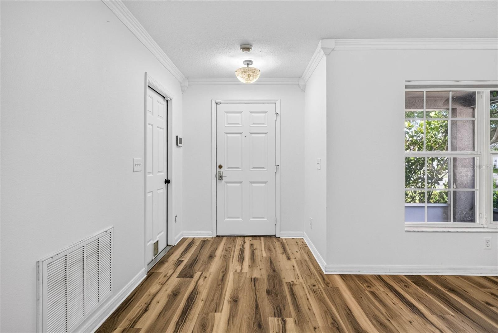 10521 LAKESIDE VISTA DR