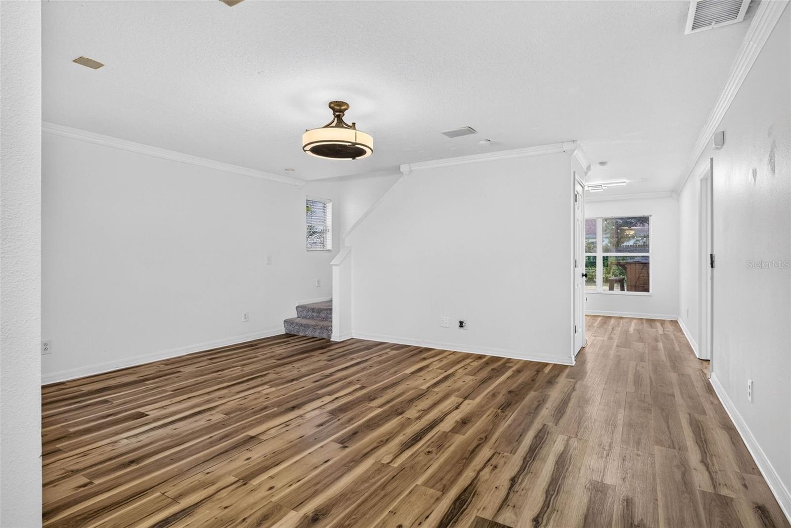 10521 LAKESIDE VISTA DR