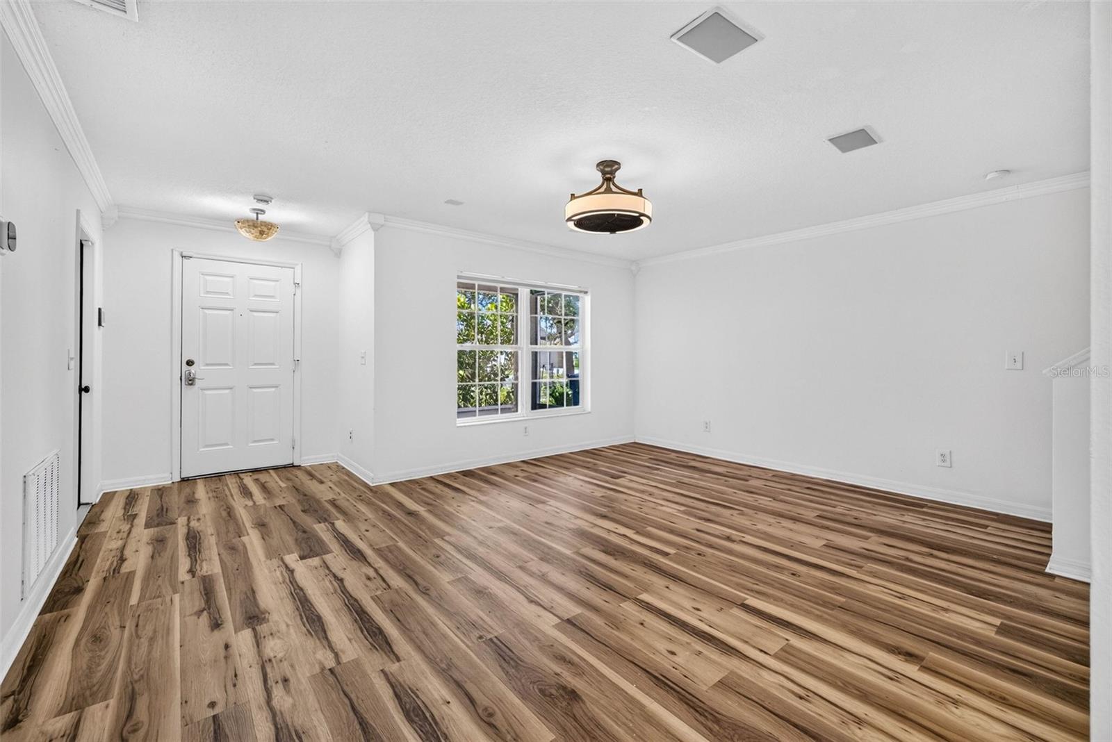 10521 LAKESIDE VISTA DR