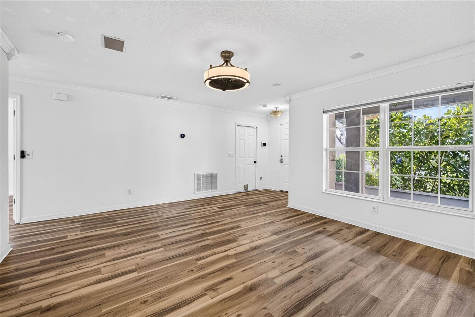 10521 LAKESIDE VISTA DR