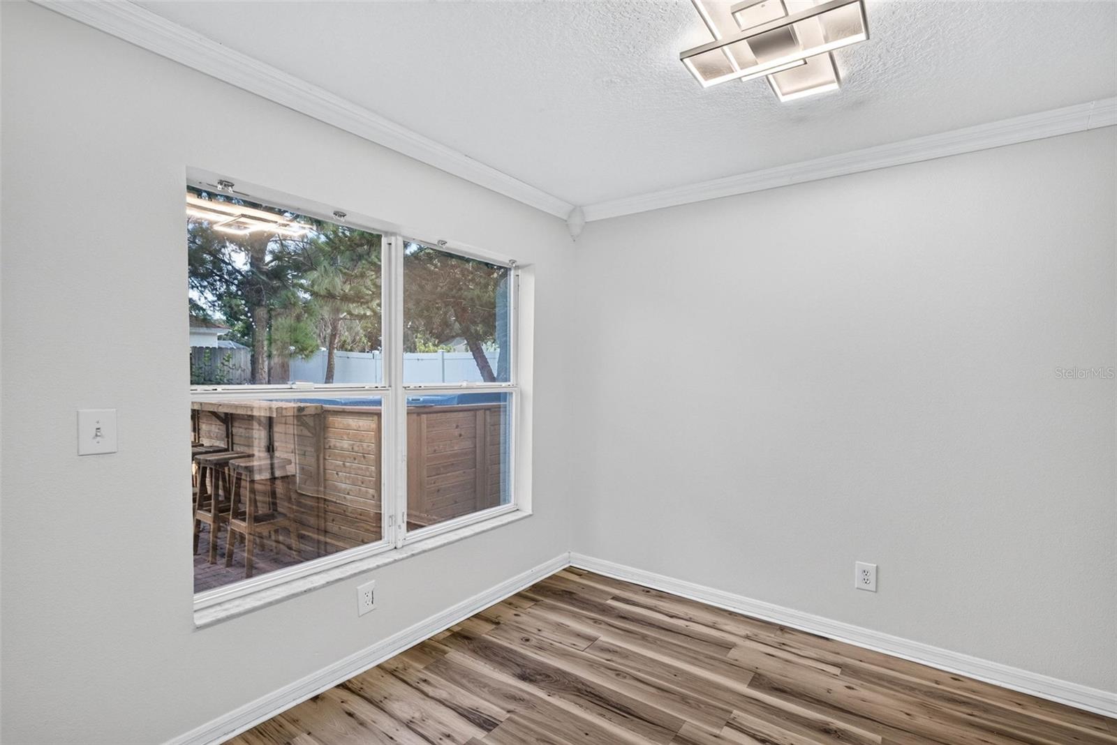 10521 LAKESIDE VISTA DR