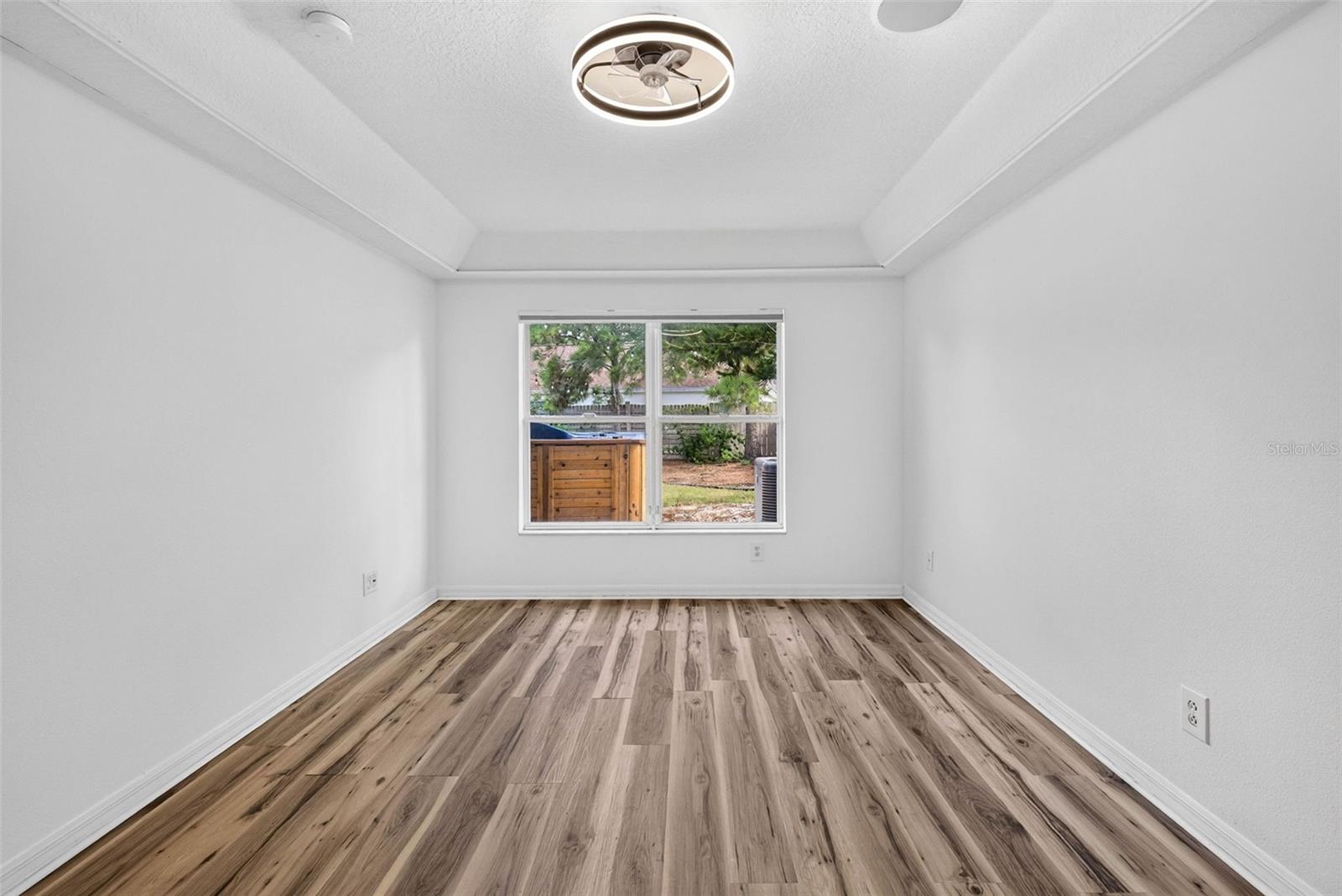 10521 LAKESIDE VISTA DR