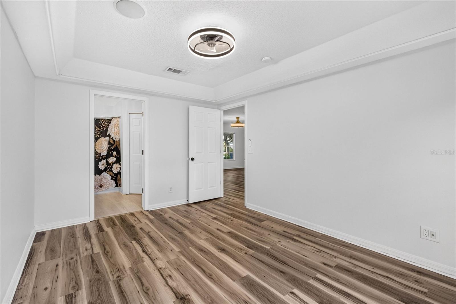 10521 LAKESIDE VISTA DR