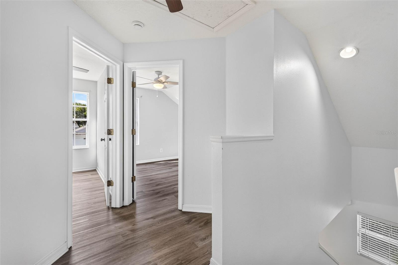 10521 LAKESIDE VISTA DR