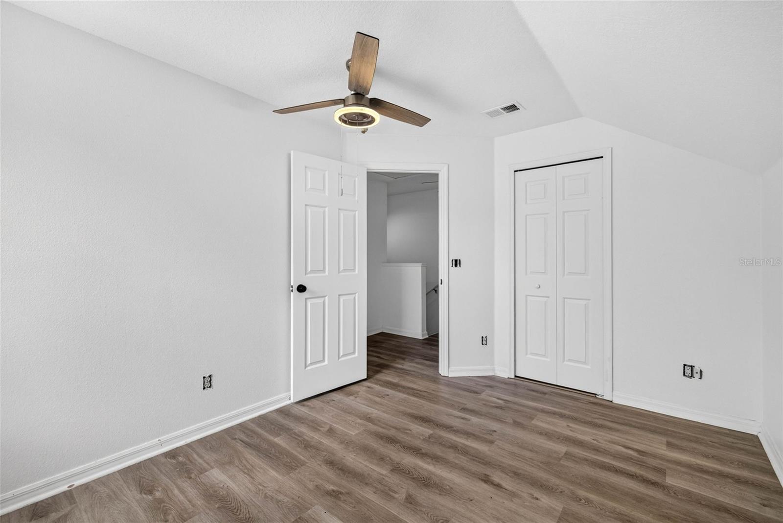 10521 LAKESIDE VISTA DR