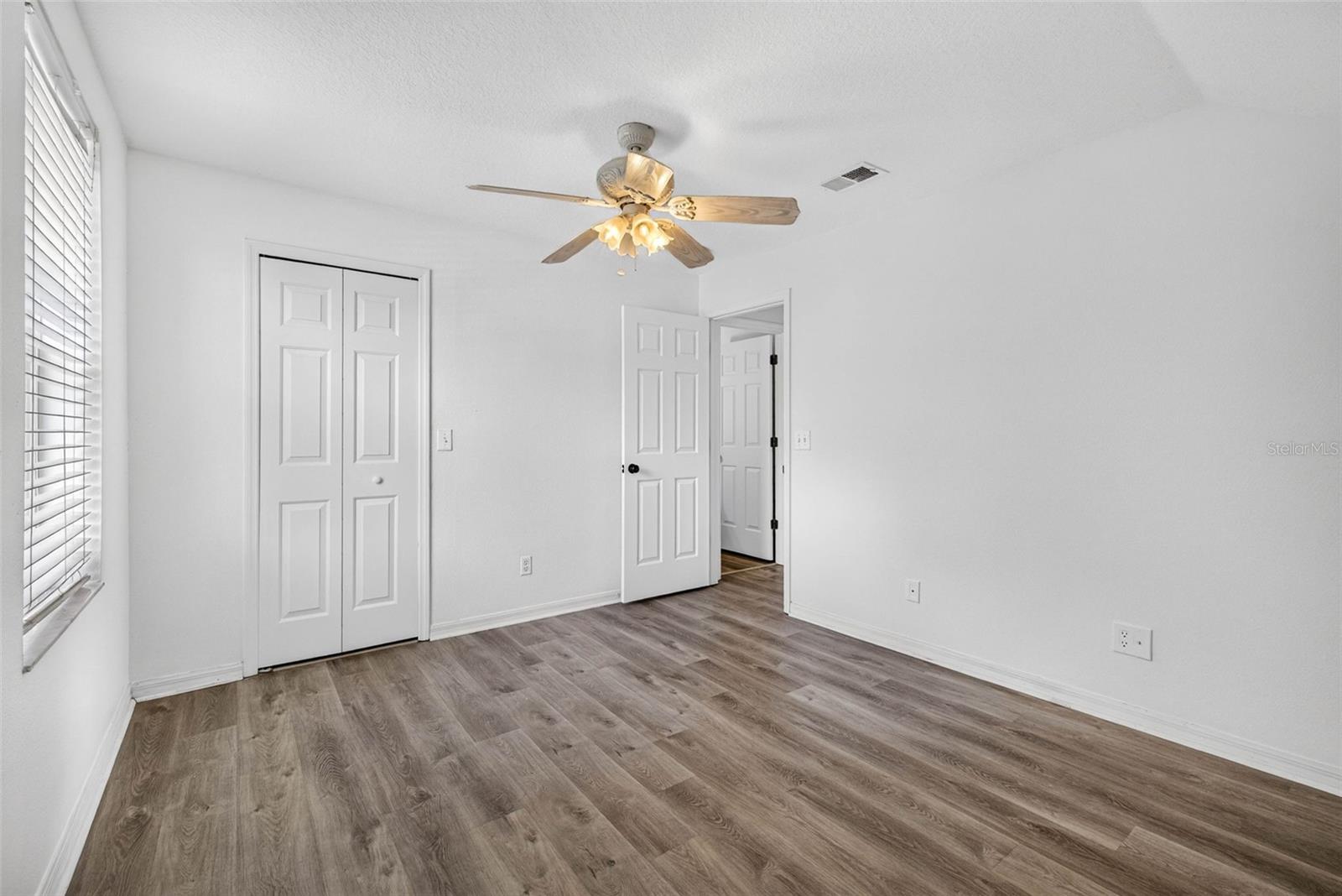 10521 LAKESIDE VISTA DR