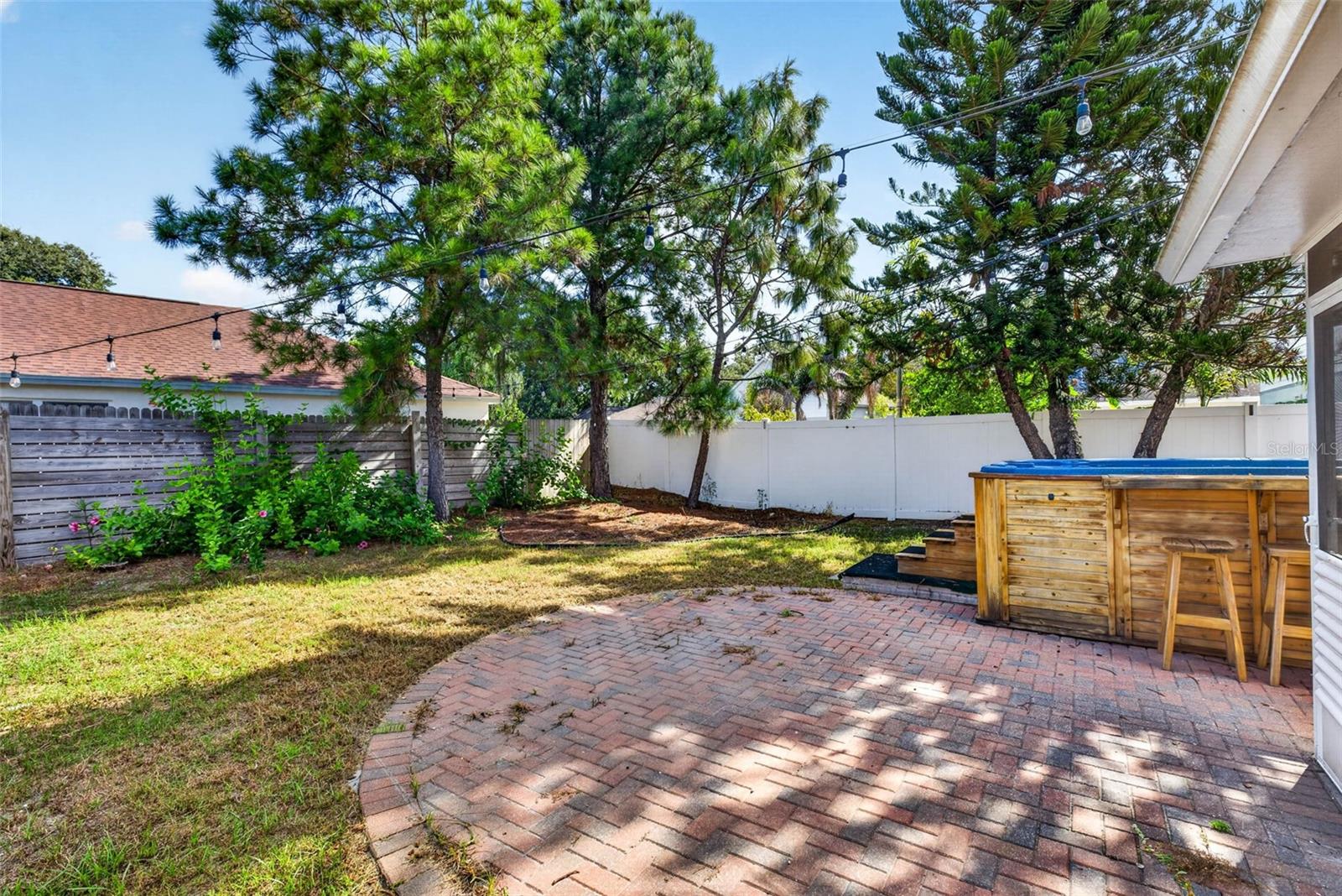 10521 LAKESIDE VISTA DR