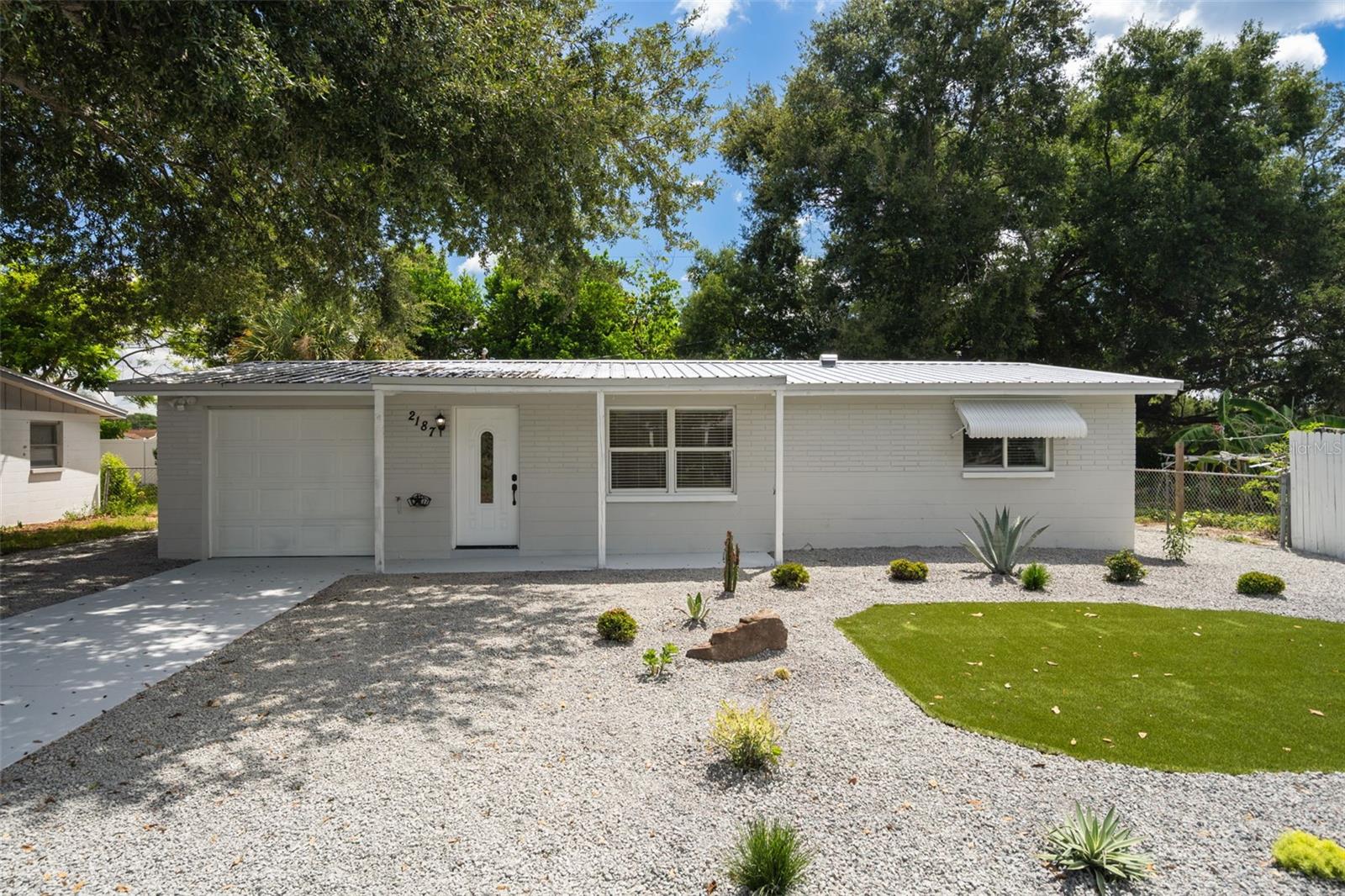 2187 Dixie Garden Loop, Holiday