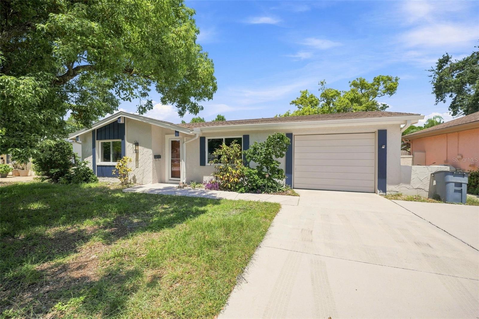 4025 STRATFIELD DR