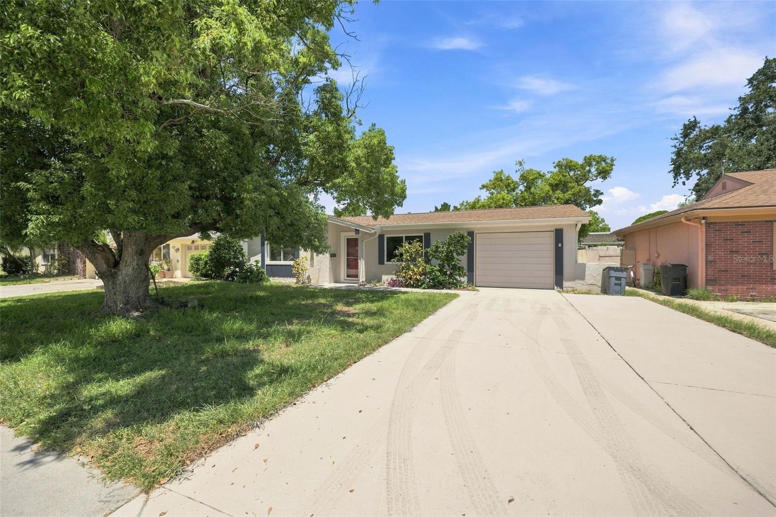 4025 STRATFIELD DR