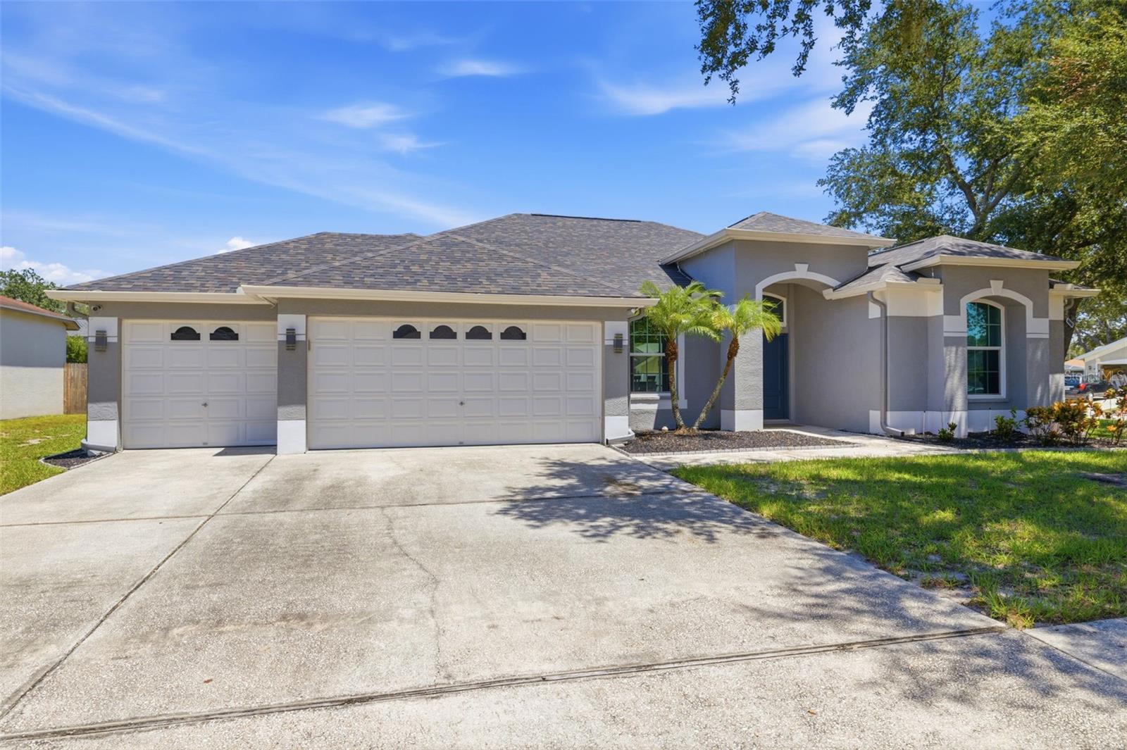 12020 RUNNING FOX CIR