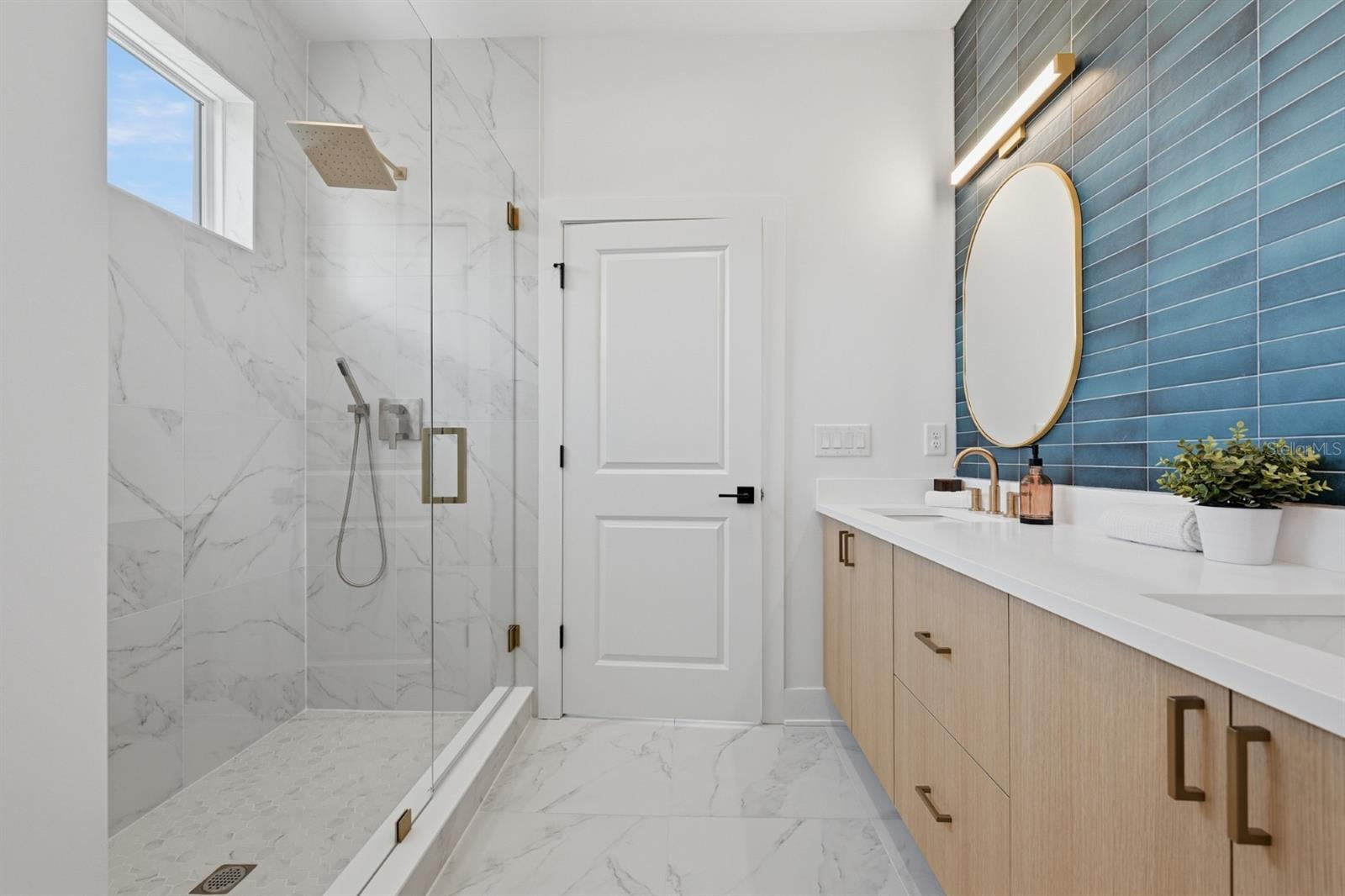 310 W COLUMBUS DR #8