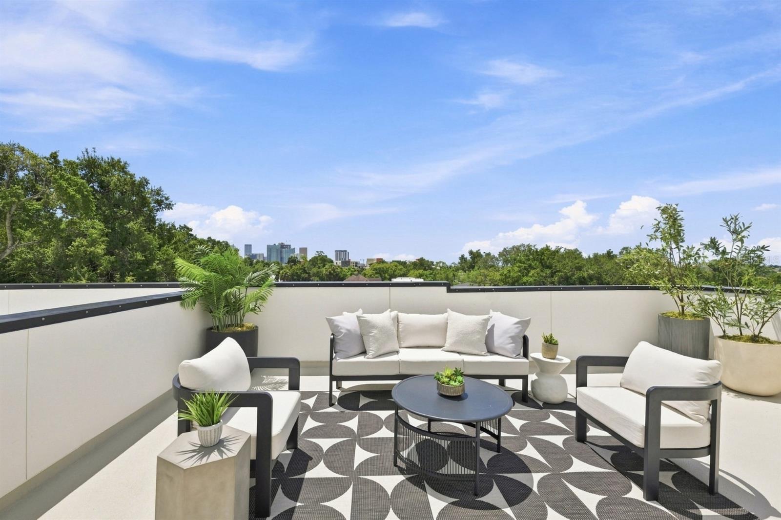 310 W COLUMBUS DR #3