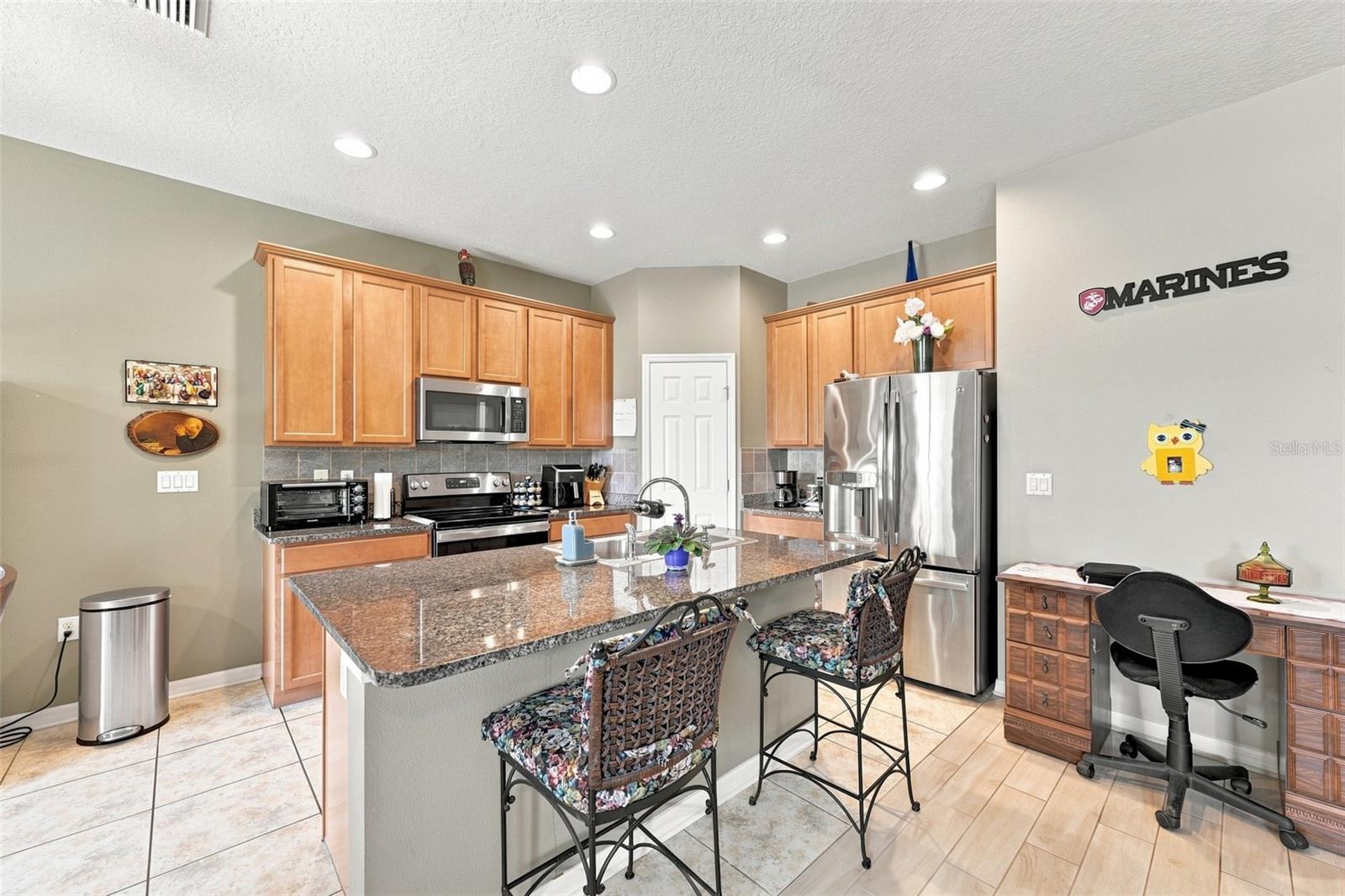 803 PARKER DEN DR
